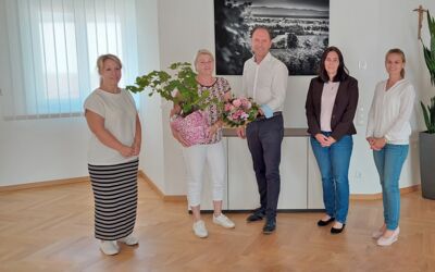 Gratulation zum 60er von Amtsleiterin Elisabeth Eibl