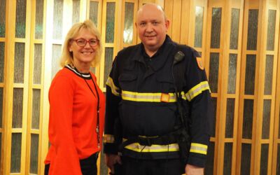 55-plus Obfrau Petra Hecher und OBR Karl-Heinz Greiner beim Fotoreport der FF Weikersdorf